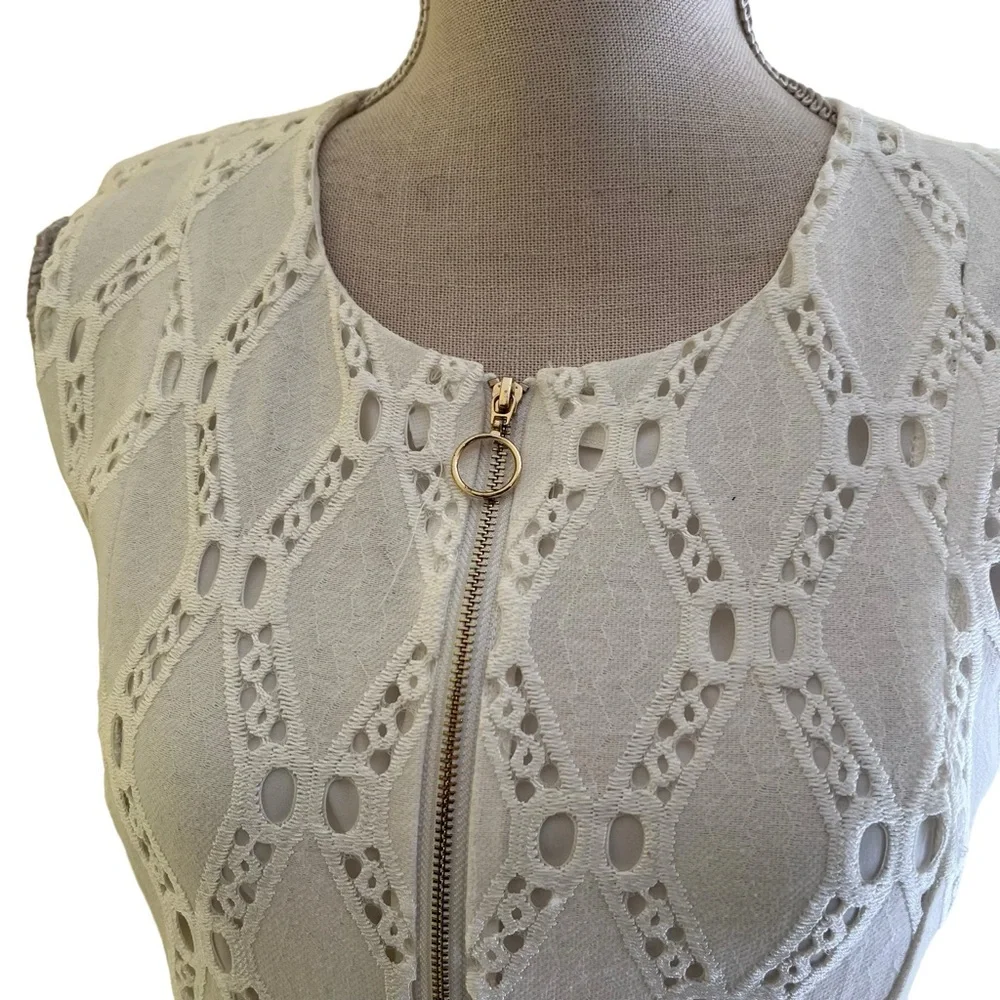 Tahari white lattic